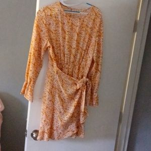 Cute yellow flowered dress